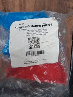 Bizyac Dumpling Maker Press Set of 4