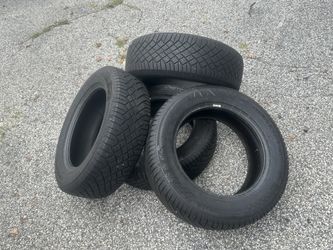 Set of 4 Continental Winter Tires 215/65R17 - Excellent Condition