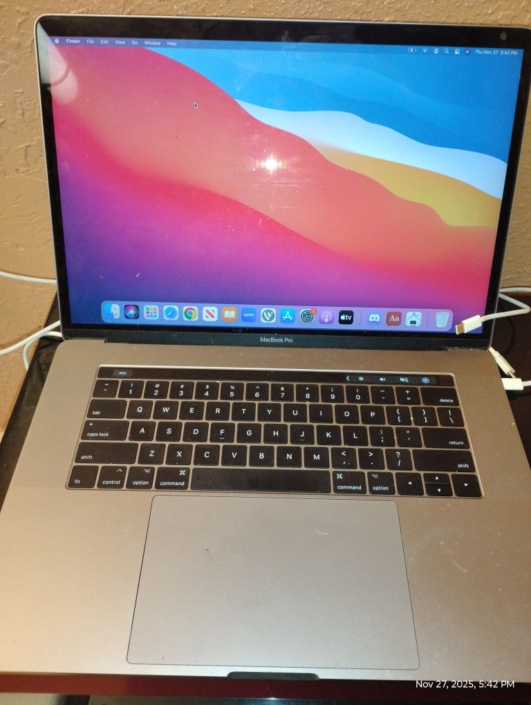 Mac Book Pro 17 Inch https://offerup.com/redirect/?o=MTYuR2I=.ram 1 TB Hard Drive 