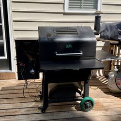 SMOKER includes Rotisserie, Pizza oven And Cover And At Least 2.5 Bags of Pellets - Ready To Cook July 4th