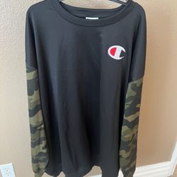 Champion, black and camouflage sweatshirt size 5XL