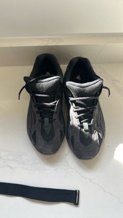 Yeezy 700 v2 vanta size 11.5