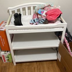 Crib And Changing Tabel 