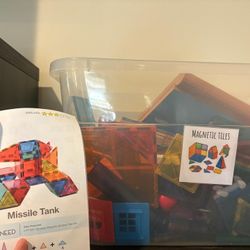 Magnetic Tiles 