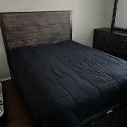 Queen Bed Set And Pillow Top Mattress 