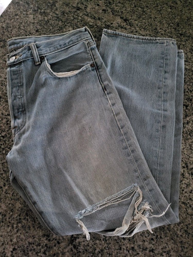 Levi’s 501 Original Fit Button-Fly Jeans – Men’s Size 34x29