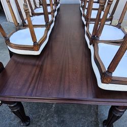 Big DINNING Table. Sits 10. In Great Condition 