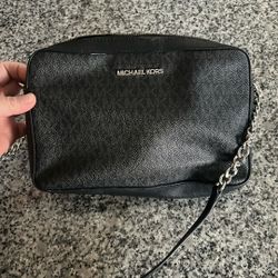 Micheal Kors Purse 