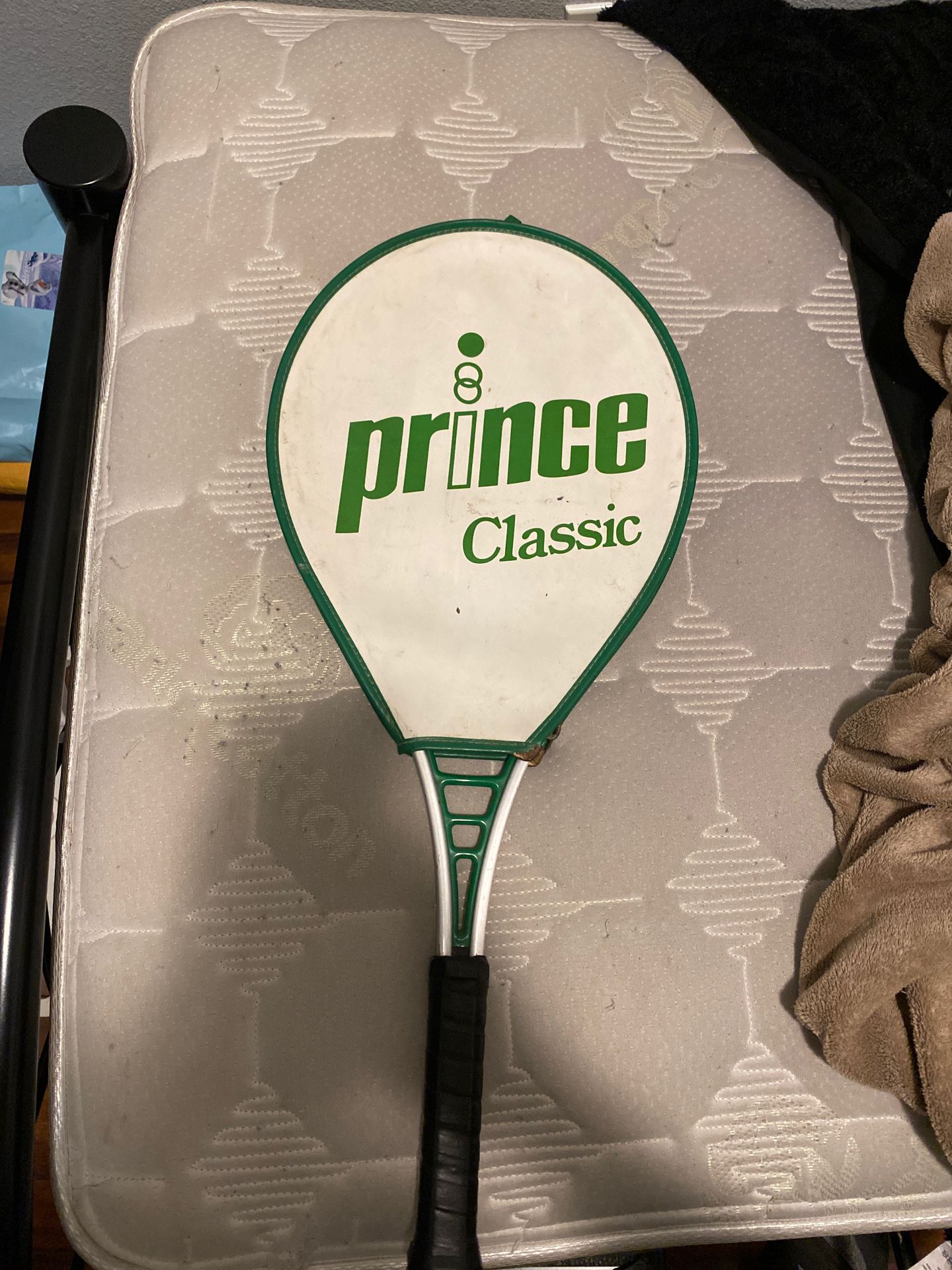 Tennis racket brand prince classic