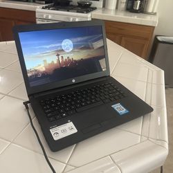Hp Laptop (with Charger!)