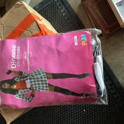 Clueless Dionne Costume Brand New Women’s Size XS 100% Cotton. Includes Jacket, Shirt With Attached Sweater And Skirt. 