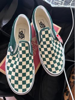 VANS: BRAND NEW (Women’s 10/ Men’s 8.5)