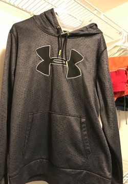 Under Armour sweatshirt