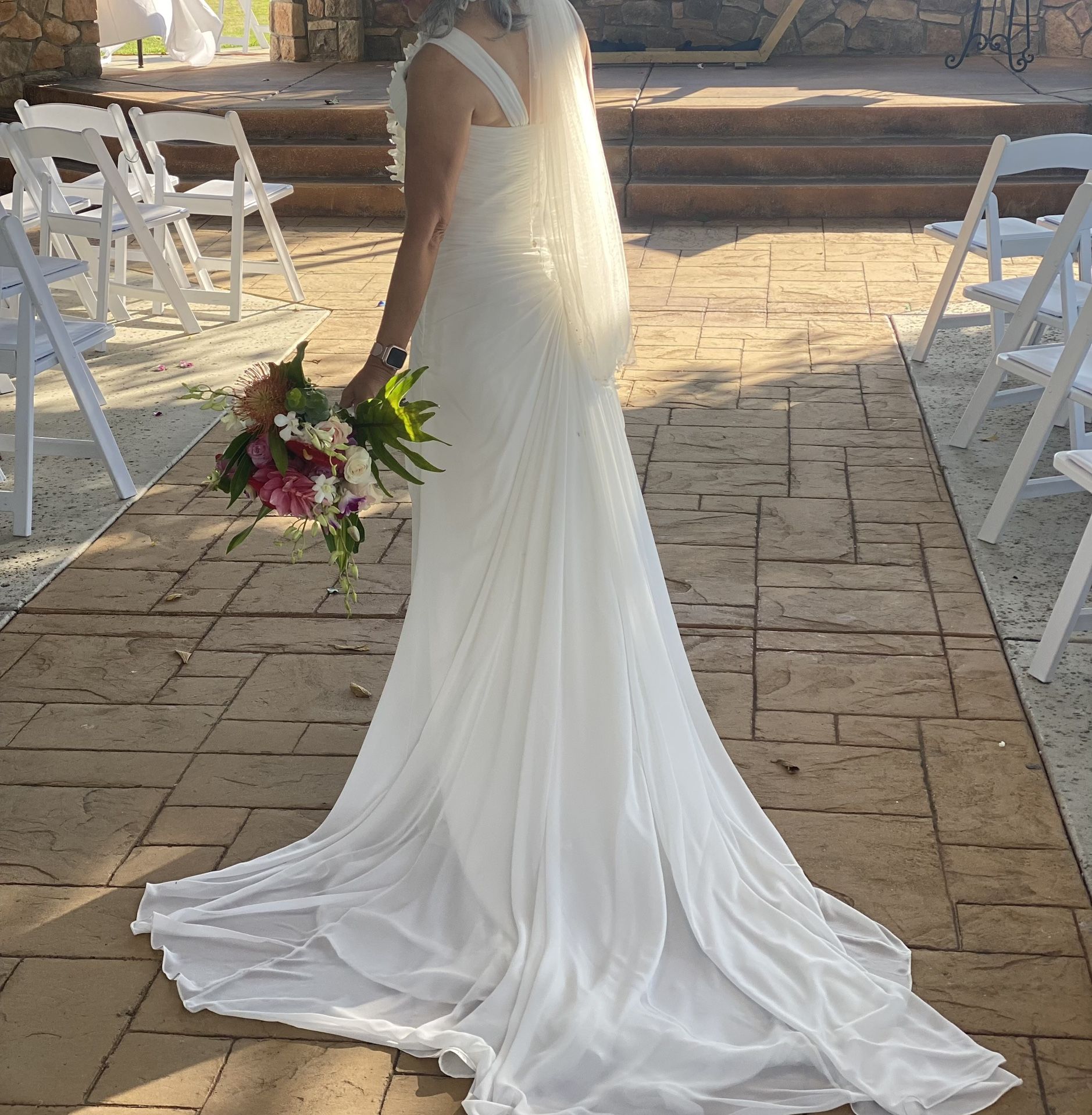 Pronovia Size10 With Pleated Bodice And Chapel Train