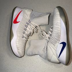 Nike Hyperdunk Flyknit  White/Red/Blue Size 10