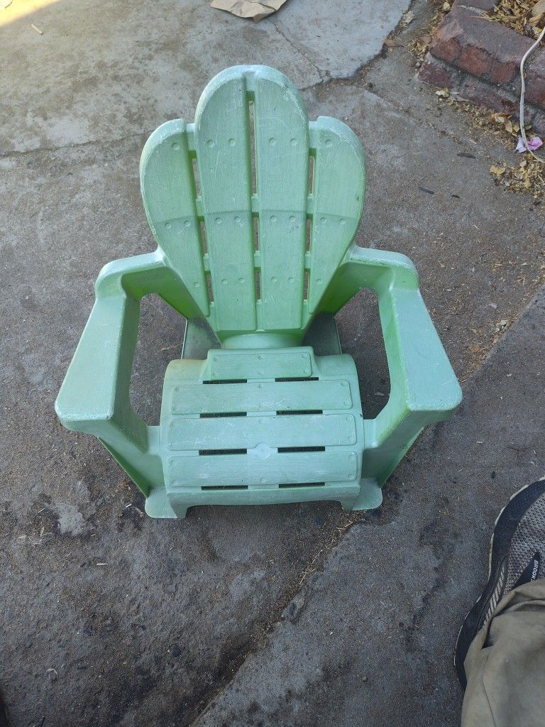Little Tykes Chair