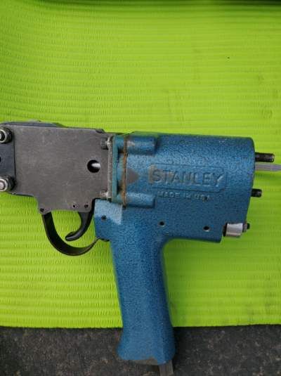 Stanley Sc50 Pneumatic Hog Ring Fastener Fastening Tool Gun