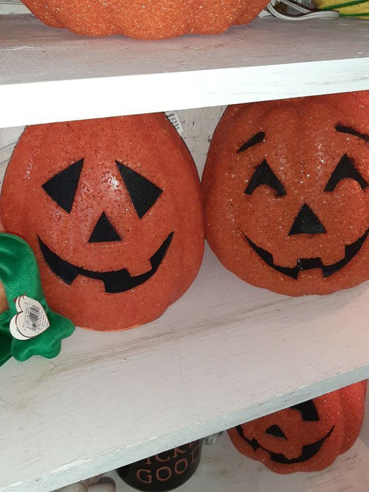 Halloween Rubber Pumpkin's Plug In 10 A Peice Can Ship