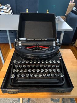 WORKING Vintage Remington Noiseless Portable Typewriter With Original Carrying Case Antique