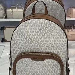 Michael Kors Jaycee Large Logo Backpack - Vanilla