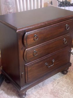 Solid wood Dresser/ Nightstand