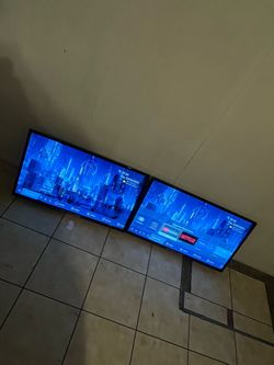 32” Smart TVs w Remote