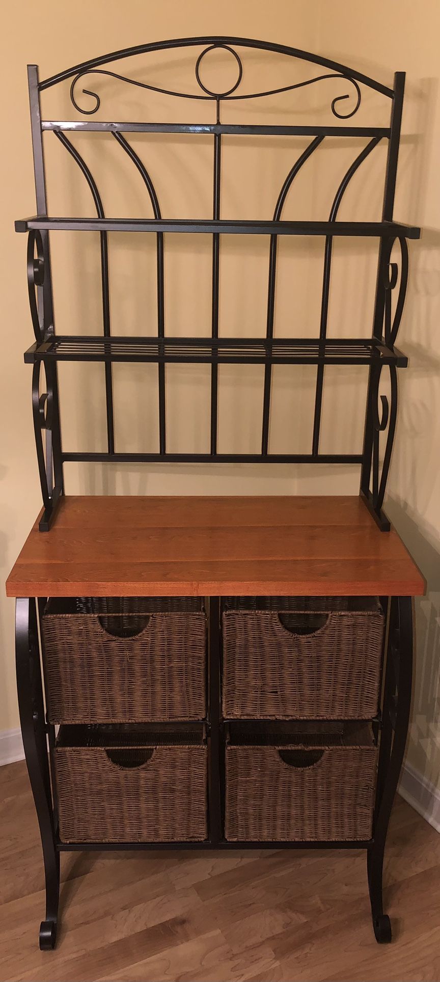 Bakers Rack With 4 Baskets