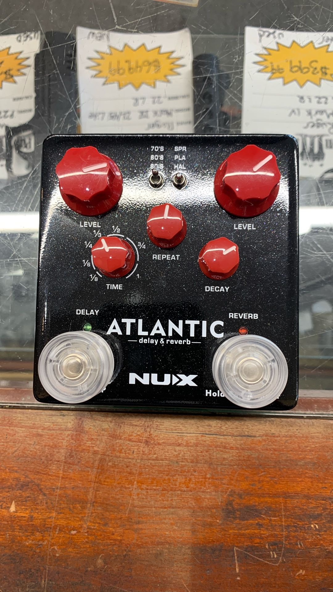 Nux Reverb & Delay Pedal