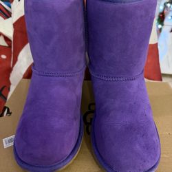 💜🎄Ugg Classic Short🎄💜