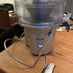 Breville Compact Juice Fountain Juicer BJE20uX