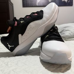 Air Jordan 11 CMFT Low