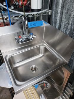 17"W STAINLESS STEEL SINK with FAUCET and SPLASHGUARDS
