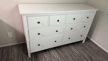 Chest of drawers