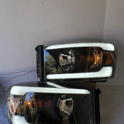 Dodge Ram 2006-2008 Headlights 