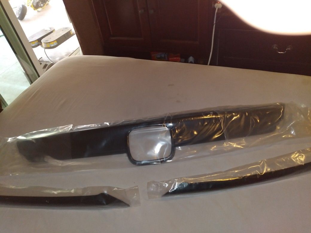 Honda Grill Clip