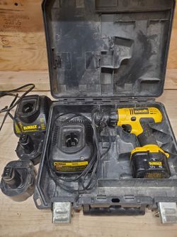 Dewat 12V Drill With Case
