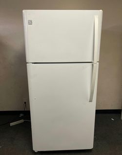 Kenmore Top Mount Fridge in White with Adjustable Shelves