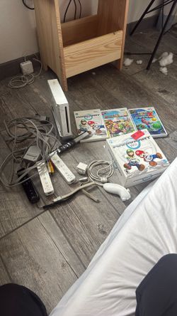 Nintendo Wii With Wii Mote And Mario Kart