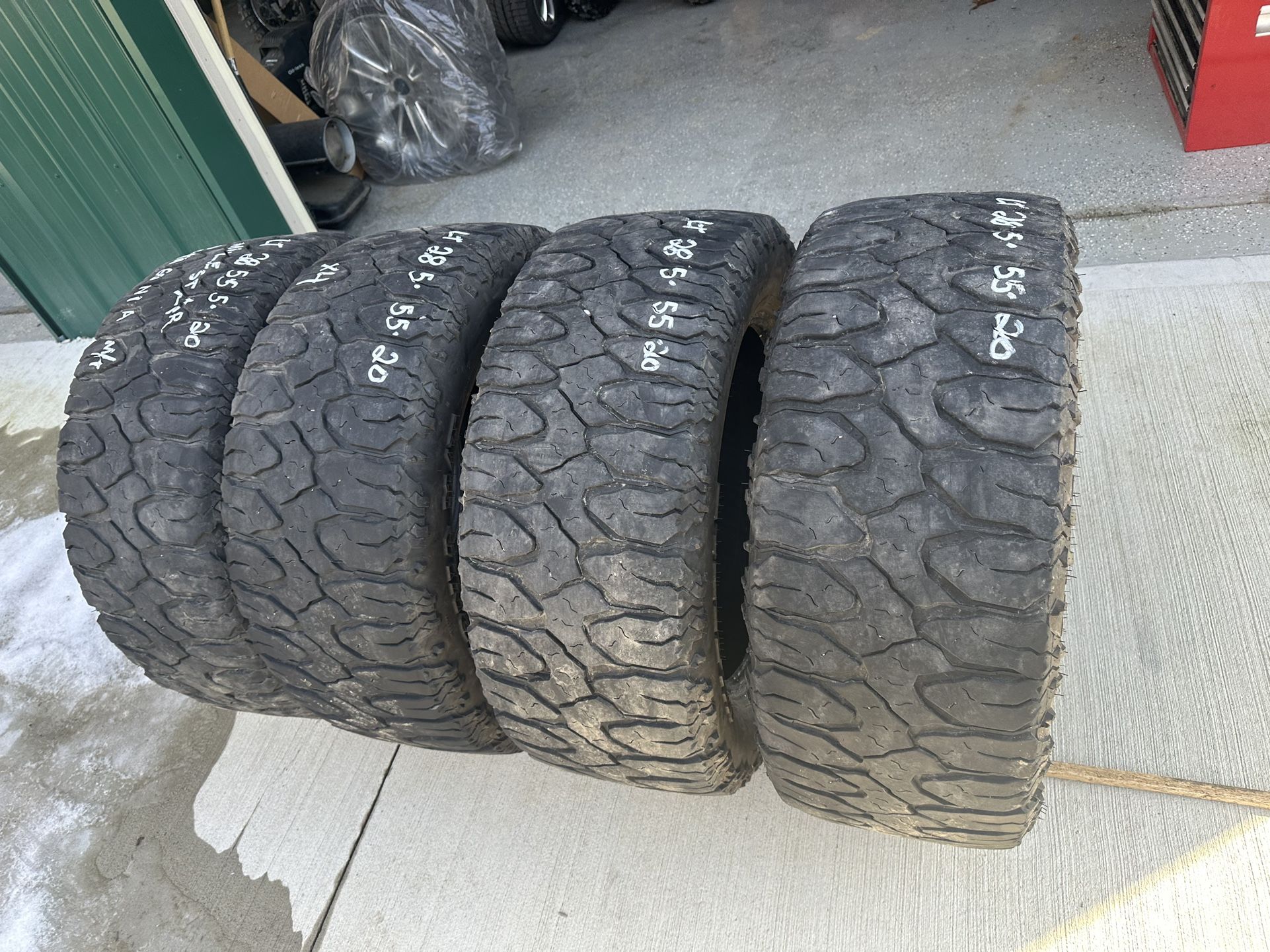 SET OF 4 MILESTAR PATAGONIA M/T LT285/5R20 ONLY $400 RETAILS $1166!!!