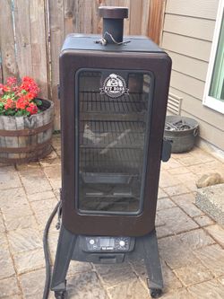 PIT BOSS SMOKER