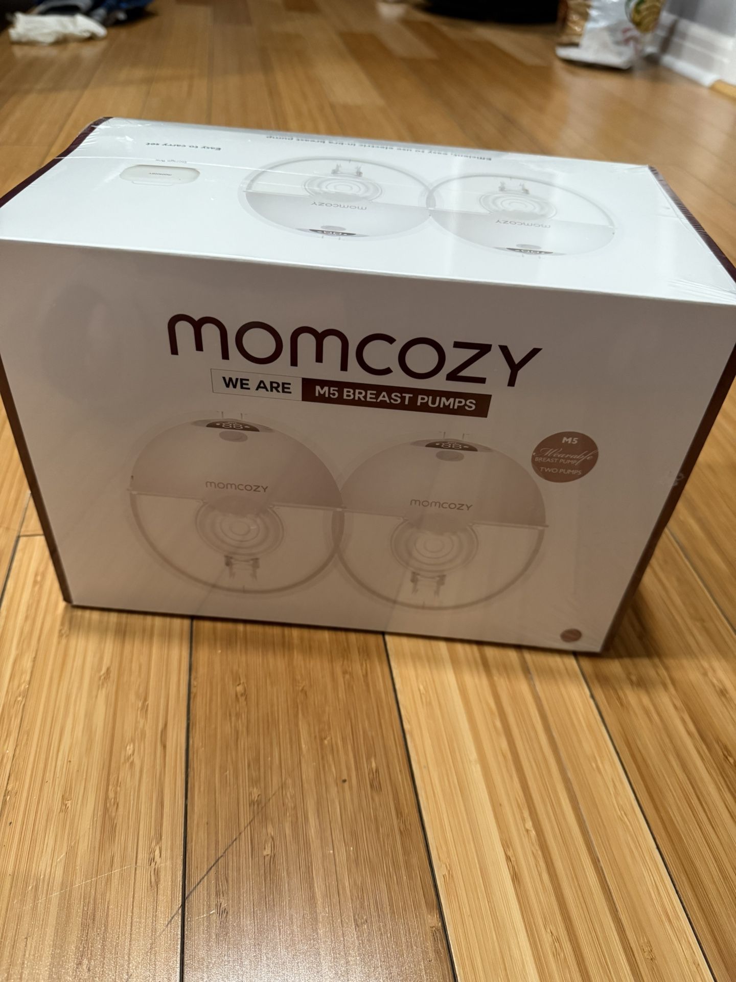 New Sealed Momcozy M5 Breast pump 