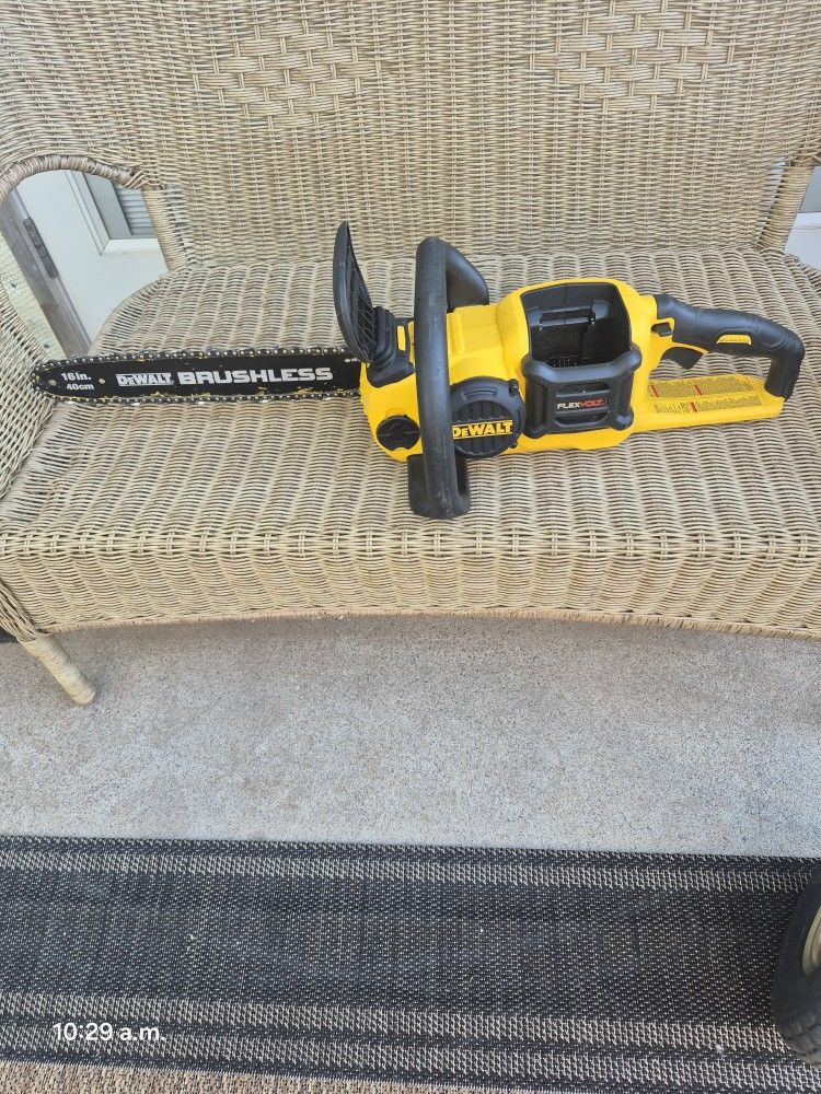 DEWALT 60VOLT FLEXVOLT CHAINSAW 16IN PERFET WORK CONDITIONS (No Batery No Charger)