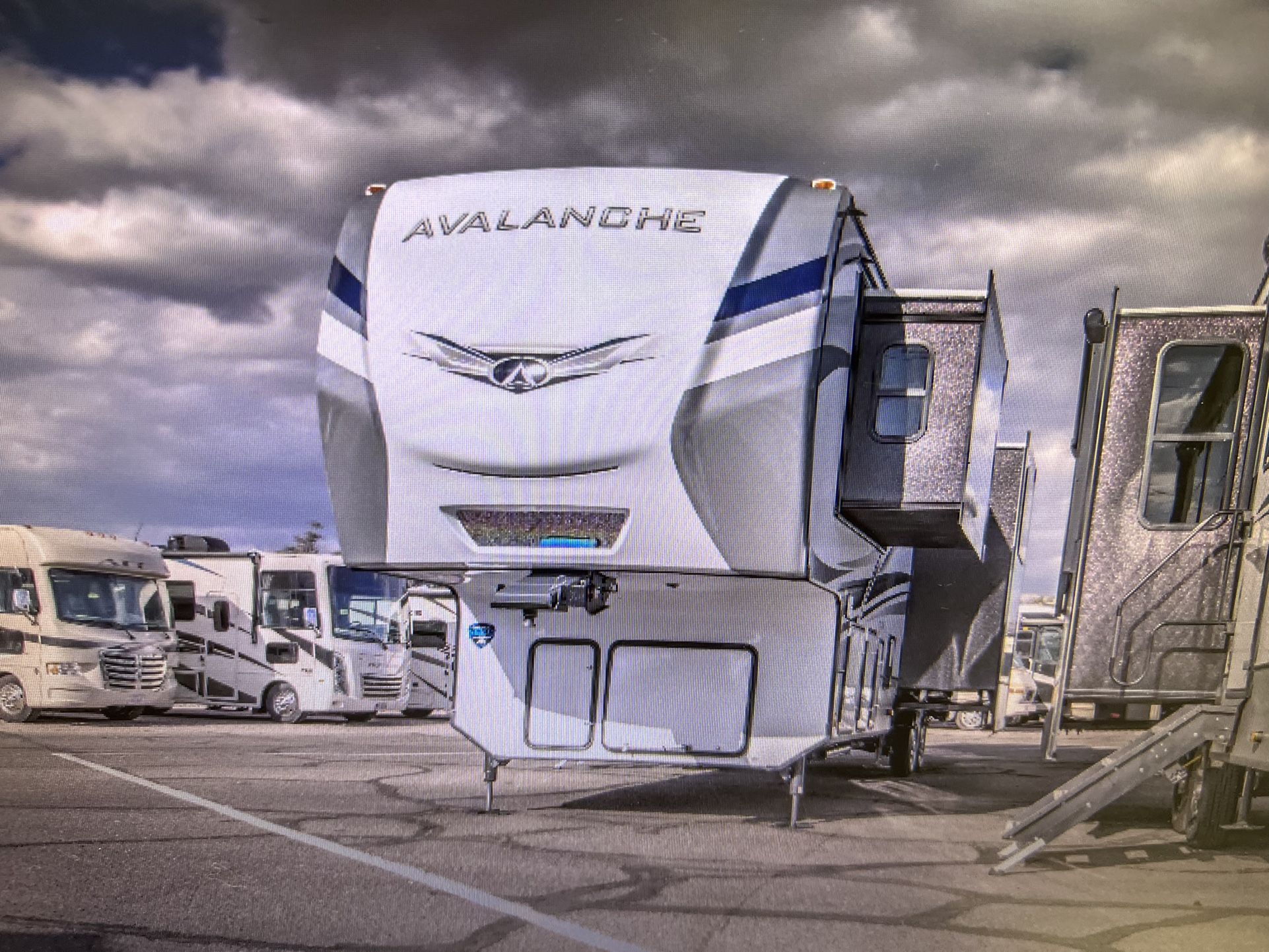 2022 AVALANCHE 372 MB