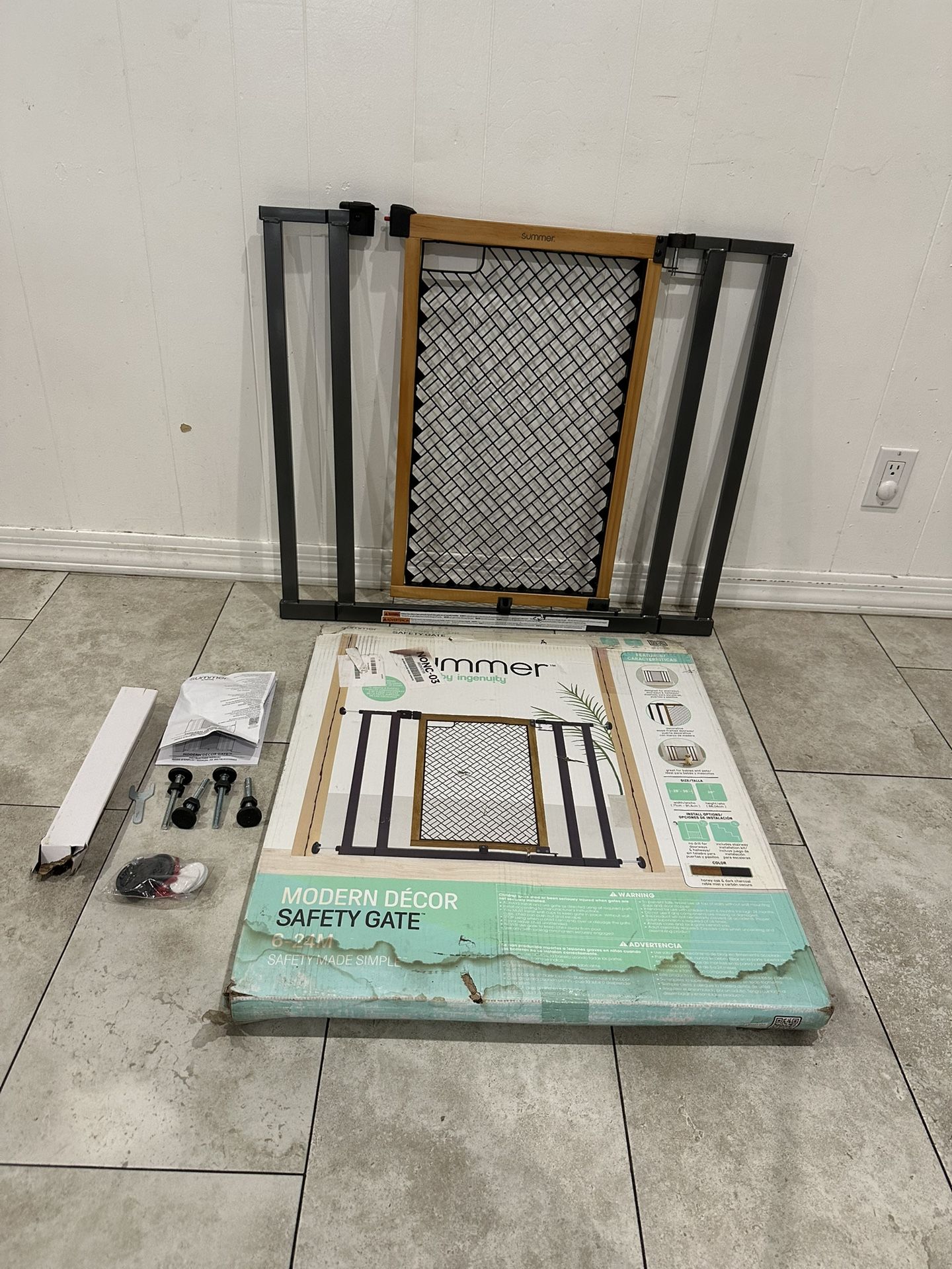 Modern Decor Pet Gate / Baby Gate - Fits Openings 26” - 36”