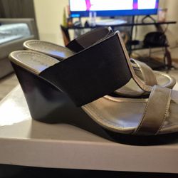 Alfani Black And Silver Wedge Size 7.5
