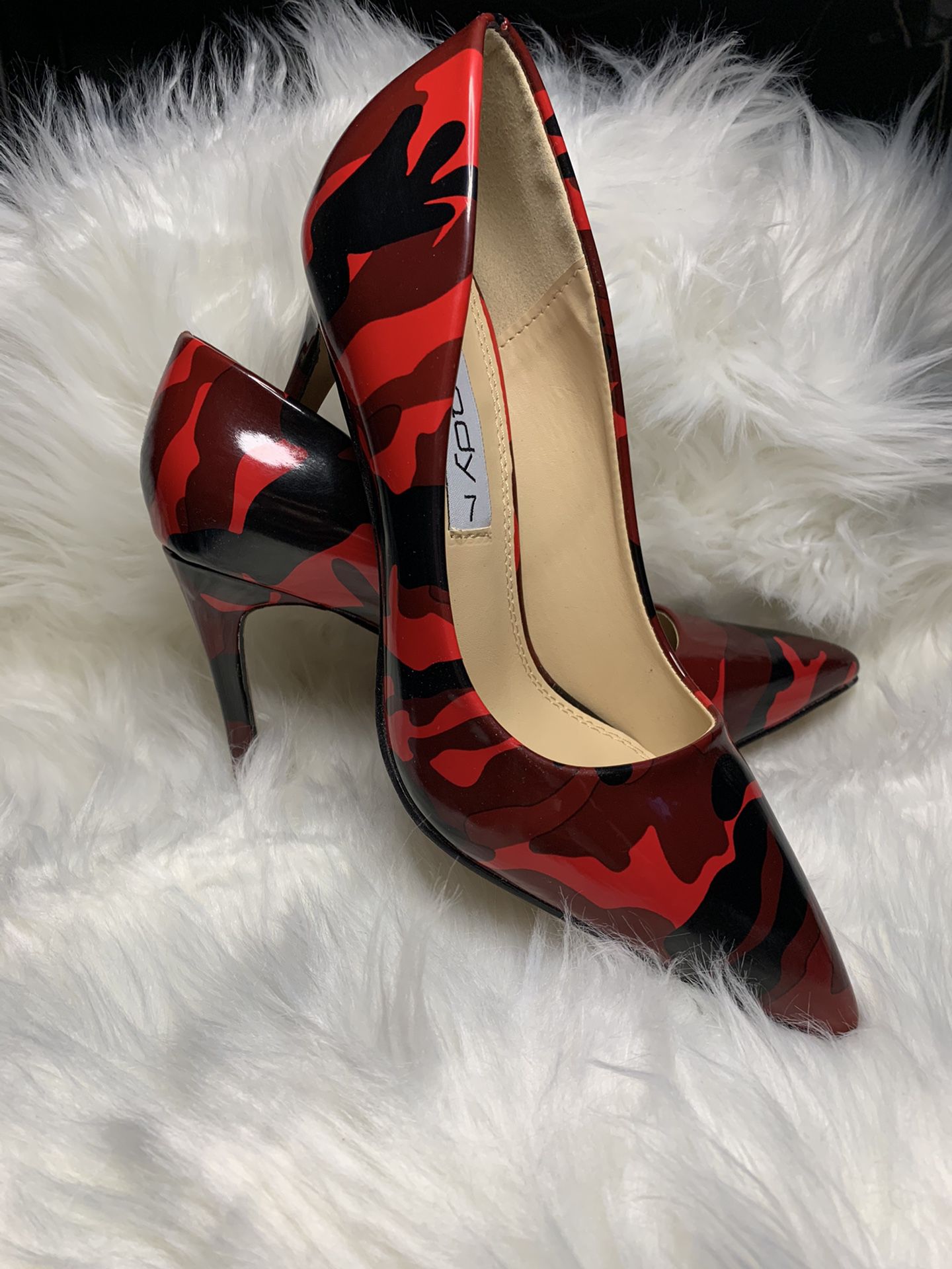 Red camo heels SZ 6.5-11