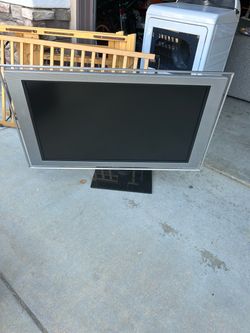 Tv with mounting
