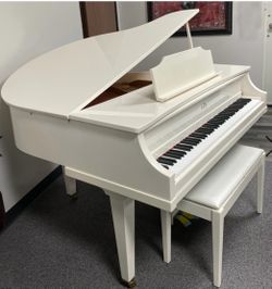 Kimball La Petite grand piano