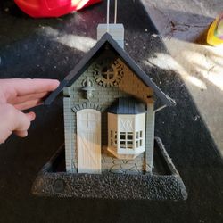 Plastic Brid Feeder