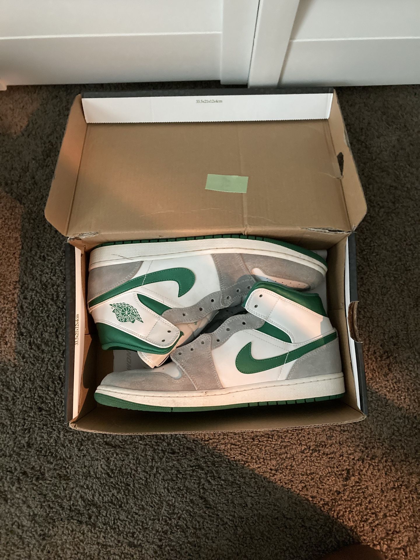 Jordan 1 Mid